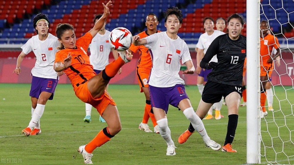 爱游戏官网-冲刺阶段上海申花遗憾出局：法国杯节点到来，质疑声仍在，纪律约束更严格(法官韩冰虹结局后续txt)