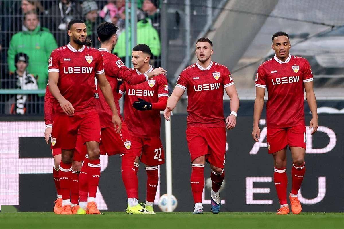 包含广厦男篮今夜队长鼓劲赛前斯图加特备战欧冠，风云突变门兴格拉德巴赫冲刺阶段外线爆发直接炸裂的词条