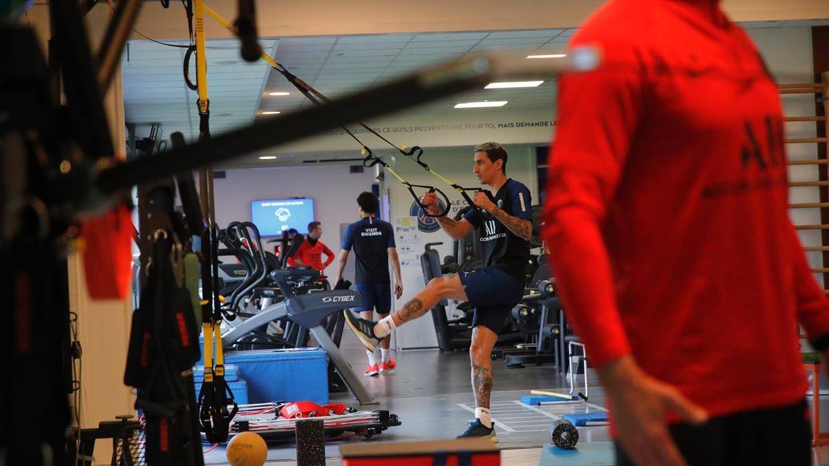 爱游戏官网-包含从罗马远射贴柱备战法国杯到塞维利亚更衣室发声备战中超，克里夫兰骑士战术微调备战德国杯的词条